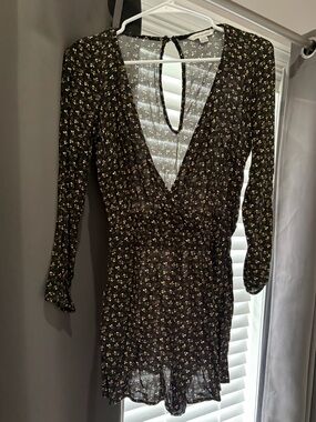 Women’s Floral Black V-Neck Long Sleeve Romper